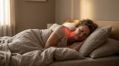 Varför du inte bör sova på en hög kudde — Morgonstelhet i nacken kan ha samband med detta