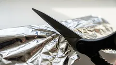 Från rostborttagning till växtvård: 5 oväntade sätt att använda aluminiumfolie på